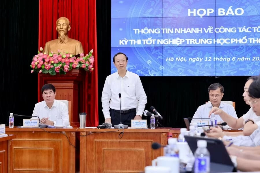 Họp báo kỳ thi tốt nghiệp THPT 2026: Đề Ngữ văn gây nhiều tranh cãi, Bộ GD&ĐT nói gì? Họp báo kỳ thi tốt nghiệp THPT 2026: Đề Ngữ văn gây nhiều tranh cãi, Bộ GD&ĐT nói gì?