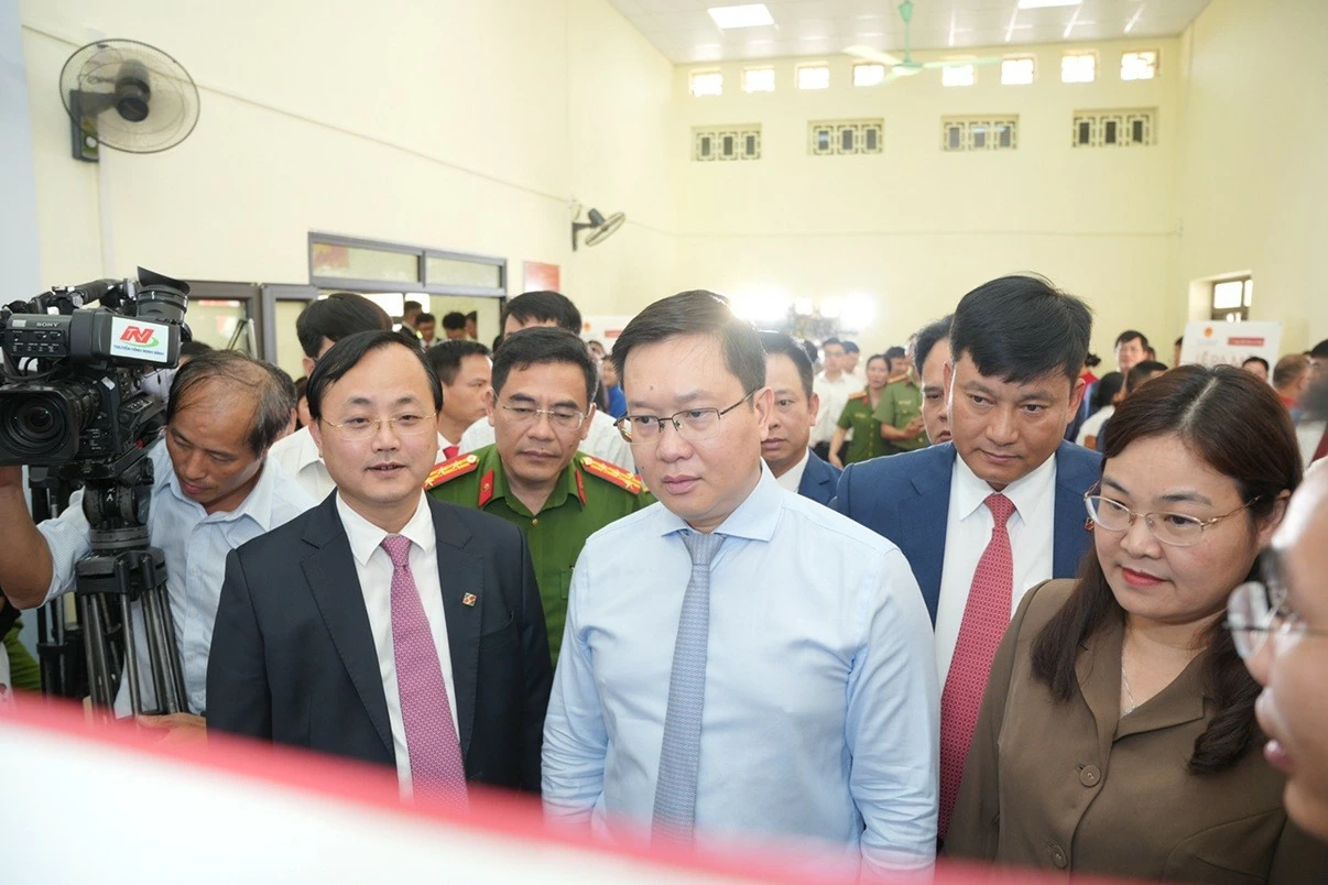 Agribank đồng hành cùng tỉnh Ninh Bình triển khai mô hình Kiosk thông minh: Cú hích chuyển đổi số hành chính công