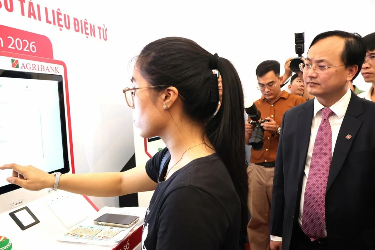Agribank đồng hành cùng tỉnh Ninh Bình triển khai mô hình Kiosk thông minh: Cú hích chuyển đổi số hành chính công