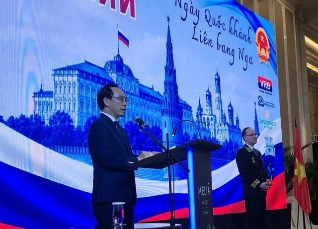 Đại sứ quán Nga kỷ niệm Ngày Quốc khánh Liên bang Nga tại Hà Nội Đại sứ quán Nga kỷ niệm Ngày Quốc khánh Liên bang Nga tại Hà Nội