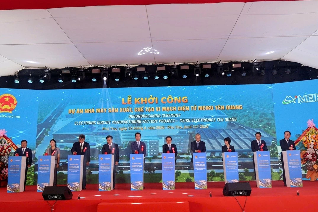 Phó Thủ tướng Chính phủ và các đại biểu thực hiện nghi thức khởi công Dự án Nhà máy sản xuất, chế tạo vi mạch điện tử Meiko Yên Quang. Phó Thủ tướng Chính phủ và các đại biểu thực hiện nghi thức khởi công Dự án Nhà máy sản xuất, chế tạo vi mạch điện tử Meiko Yên Quang.