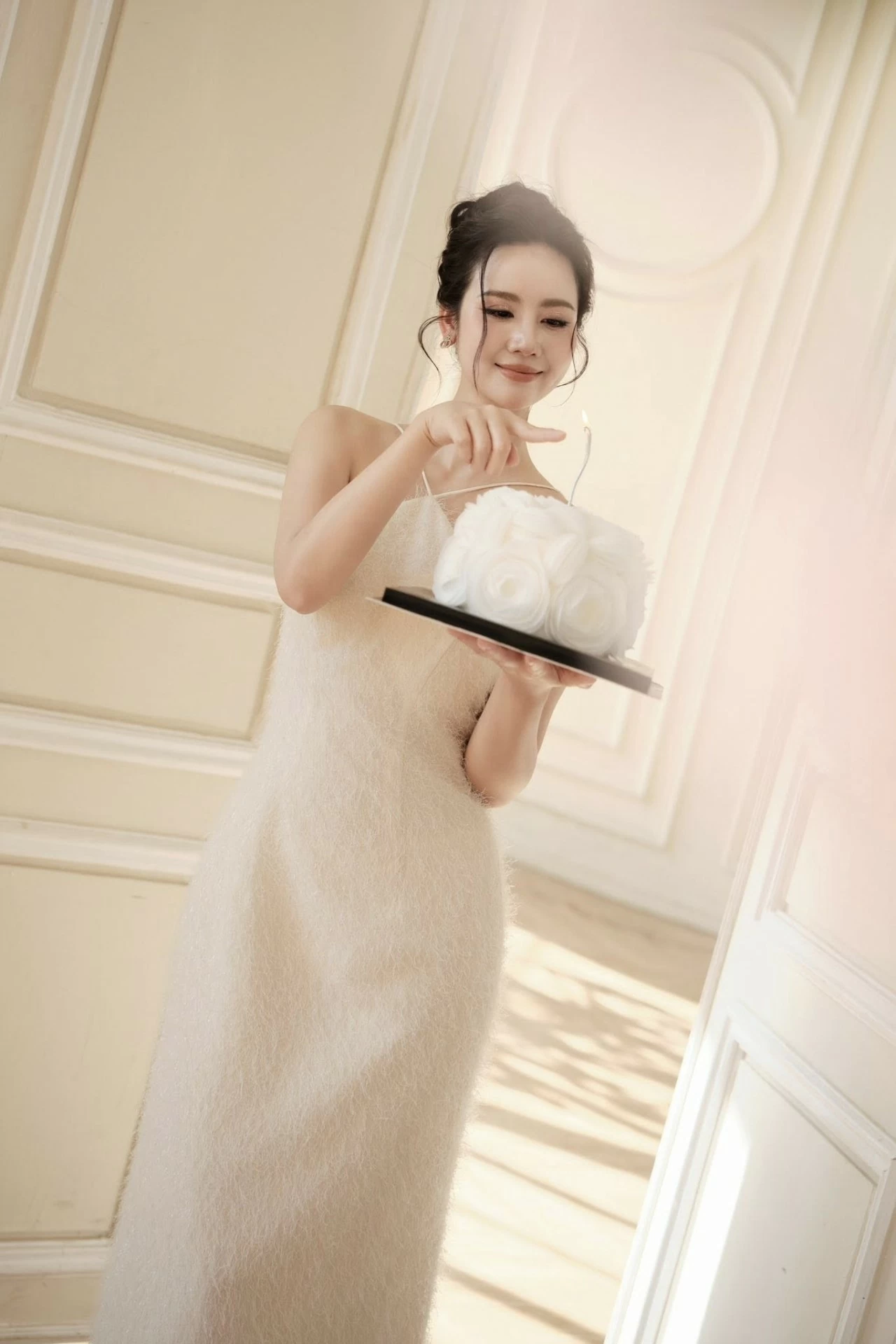 Sao Việt: Phan Thanh Huyền rạng rỡ đón tuổi mới
