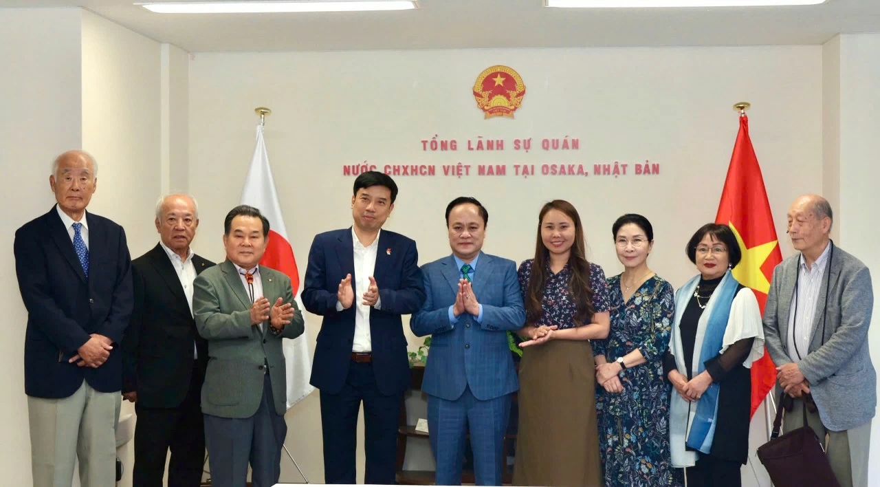 Tổng Lãnh sự quán Việt Nam tại Osaka tiếp đón Tổ chức Xúc tiến hữu nghị quốc tế Nhật Bản