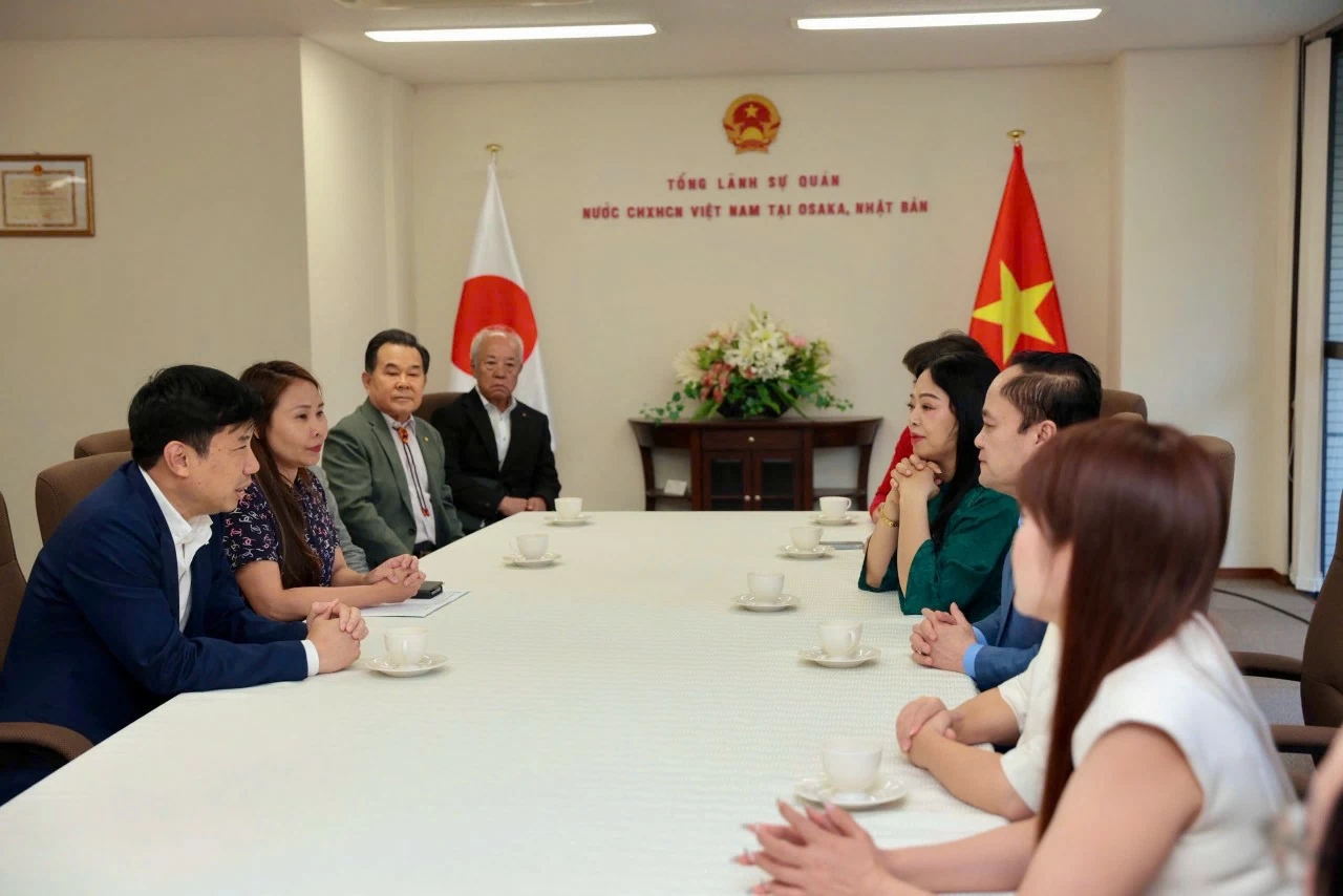 Tổng lãnh sự quán Việt Nam tại Osaka tiếp đón Tổ chức Xúc tiến hữu nghị quốc tế Nhật Bản