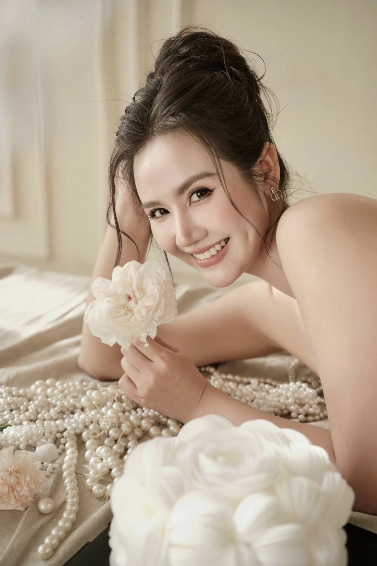 Sao Việt: Phan Minh Huyền rạng rỡ đón tuổi mới