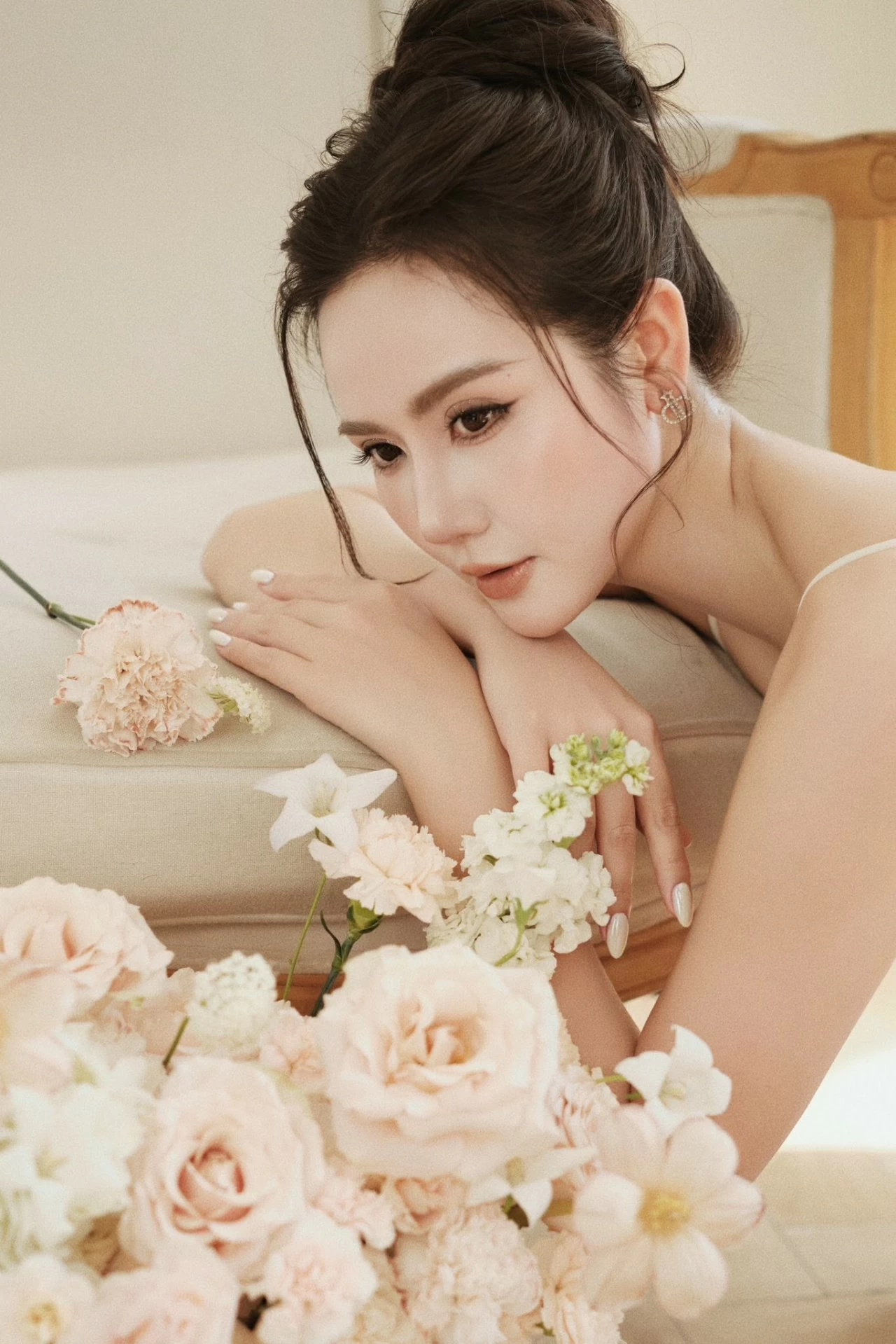 Sao Việt: Phan Minh Huyền rạng rỡ đón tuổi mới