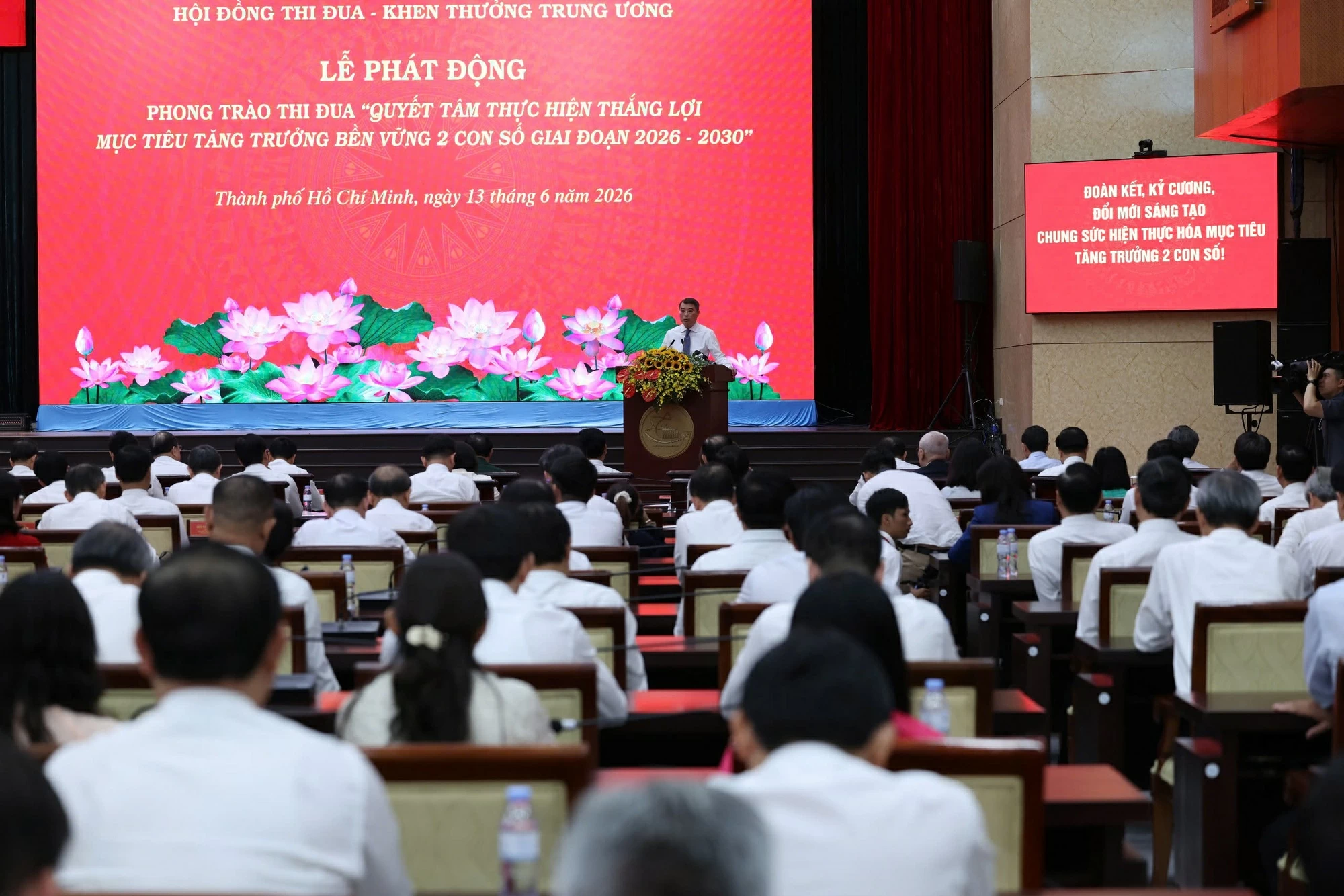 Thủ tướng Lê Minh Hưng phát động Phong trào thi đua quyết tâm thực hiện thắng lợi mục tiêu tăng trưởng bền vững 2 con số