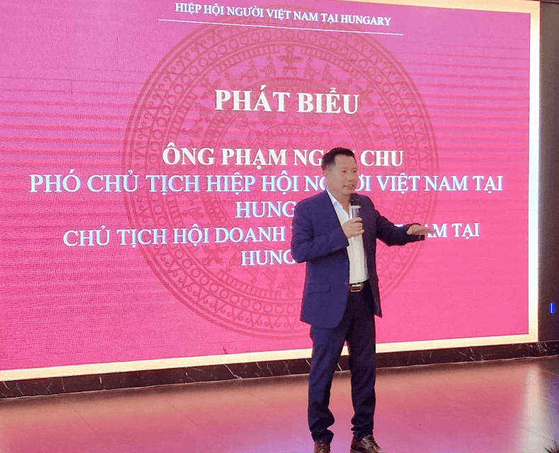 Ông Phạm Ngọc Chu, Phó Chủ tịch Hiệp hội Người Việt Nam tại Hungary, Chủ tịch Hội Doanh nghiệp Việt Nam tại Hungary phát biểu tại chương trình.