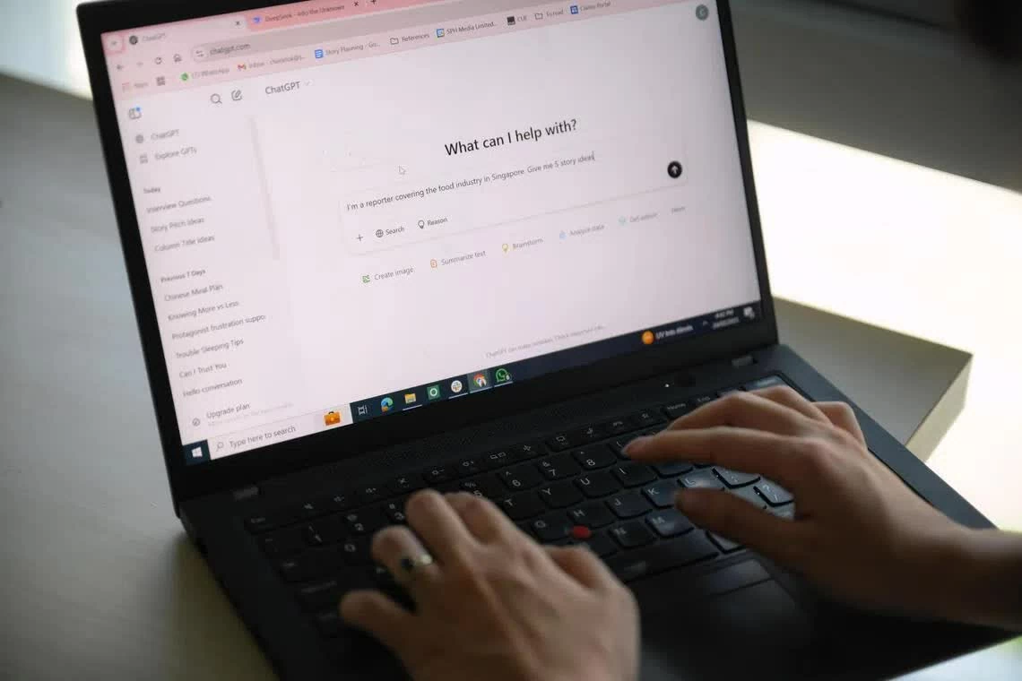 Một startup AI của Nhật Bản vừa ra mắt công cụ giúp xác định liệu một bài viết học thuật được viết bởi con người hay do AI tạo ra. (Nguồn: ST FILE)