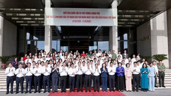 Thủ tướng Chính phủ Lê Minh Hưng và Chủ tịch Quốc hội Trần Thanh Mẫn gặp mặt lãnh đạo các cơ quan báo chí