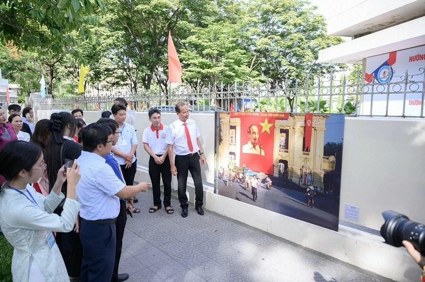 17.25+26: Việt Nam, điểm gặp của những miền nhớ