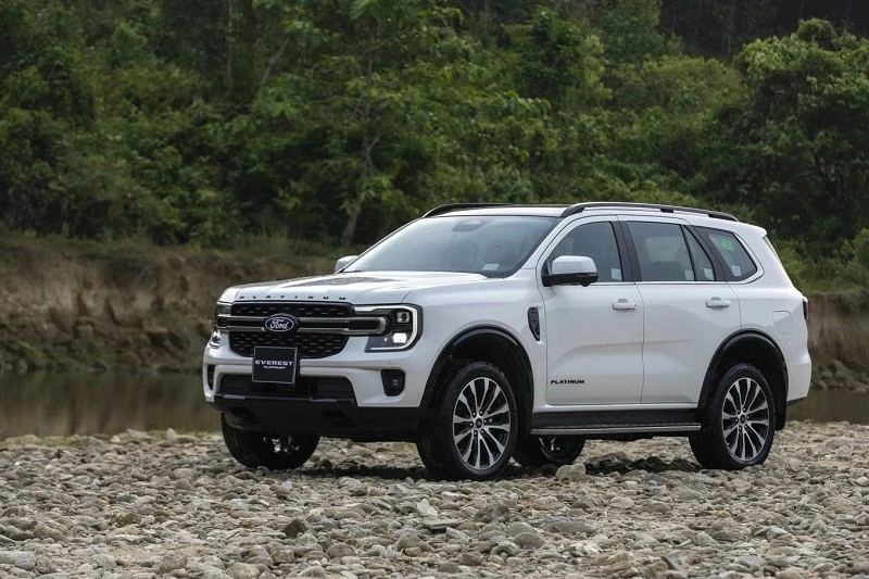 Top 4 xe SUV 7 chỗ b&aacute;n chạy nhất th&aacute;ng 5/2026: Ford Everest tiếp tục dẫn đầu.