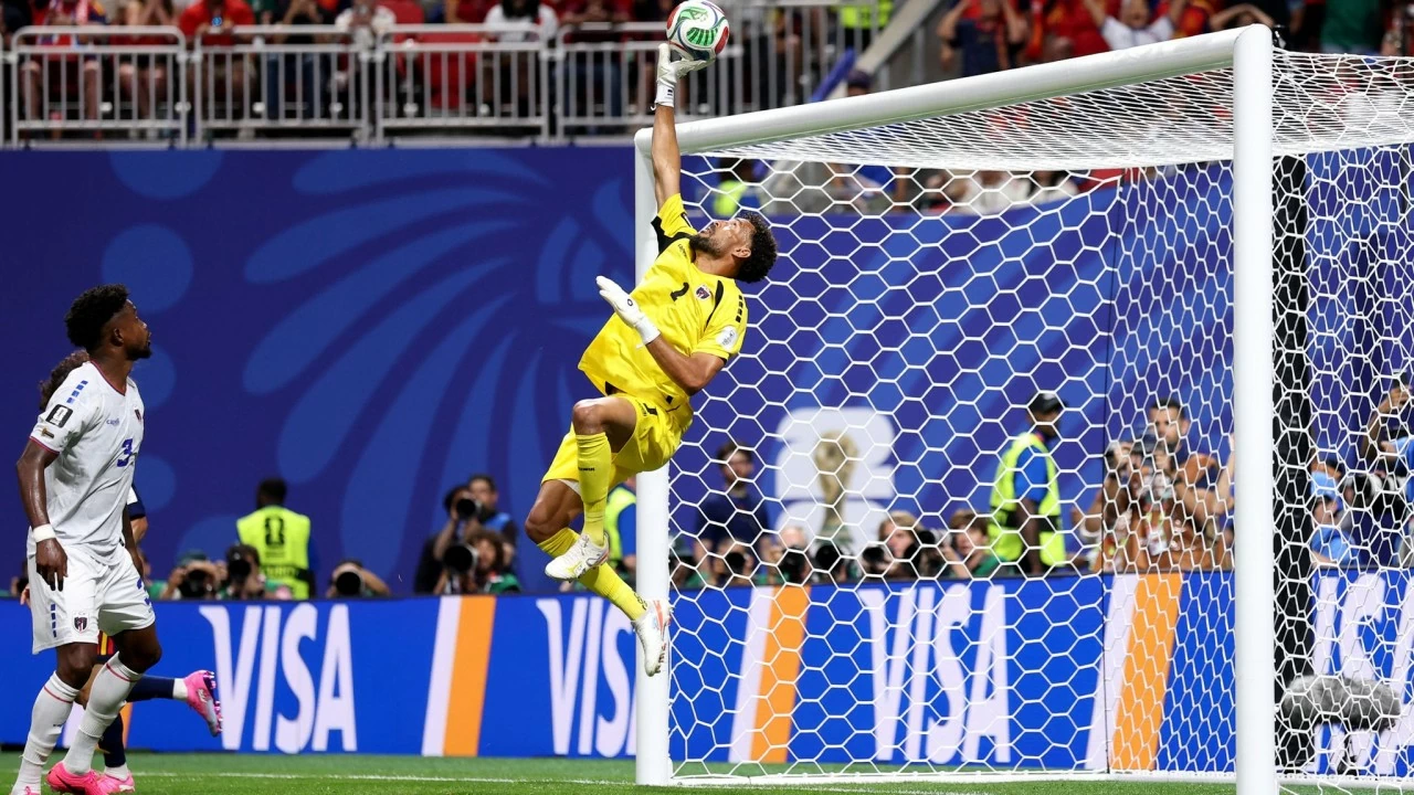 Từ thủ môn vô danh đến người hùng World Cup 2026: Câu chuyện cổ tích của Vozinha ở tuổi 40 Từ thủ môn vô danh đến người hùng World Cup 2026: Câu chuyện cổ tích của Vozinha ở tuổi 40