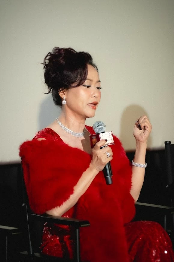 Siêu mẫu Thanh Hằng hé lộ cảnh nóng táo bạo với Lương Thế Thành trong Mesdames Thanh Sắc