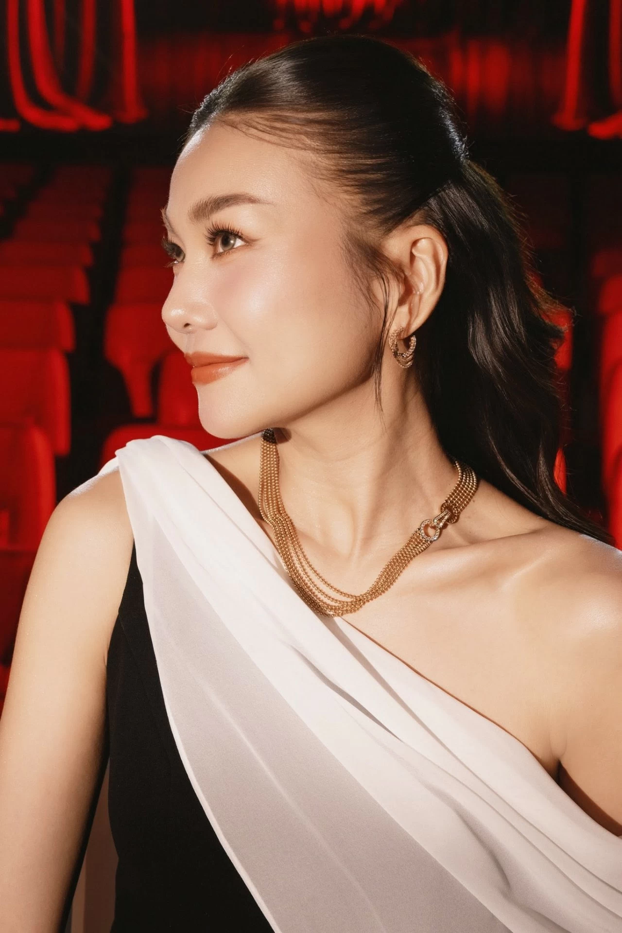 Siêu mẫu Thanh Hằng hé lộ cảnh nóng táo bạo với Lương Thế Thành trong Mesdames Thanh Sắc Siêu mẫu Thanh Hằng hé lộ cảnh nóng táo bạo với Lương Thế Thành trong Mesdames Thanh Sắc