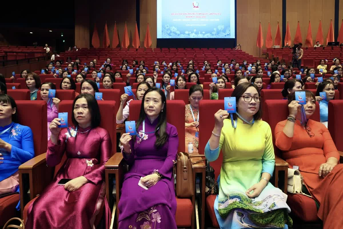 Đại hội đại biểu Phụ nữ toàn quốc lần thứ XIV hoàn tất nội dung Phiên làm việc thứ nhất, bầu Đoàn Chủ tịch gồm 27 thành viên