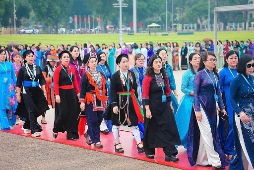 Đại hội đại biểu Phụ nữ toàn quốc lần thứ XIV hoàn tất nội dung Phiên làm việc thứ nhất, bầu Đoàn Chủ tịch gồm 27 thành viên