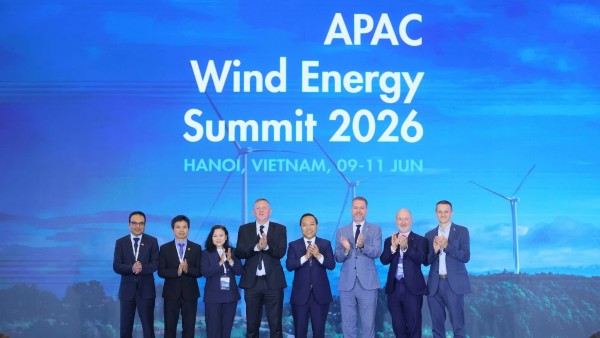 Anh hỗ trợ Việt Nam phát triển điện gió ngoài khơi, mở rộng tài chính xanh