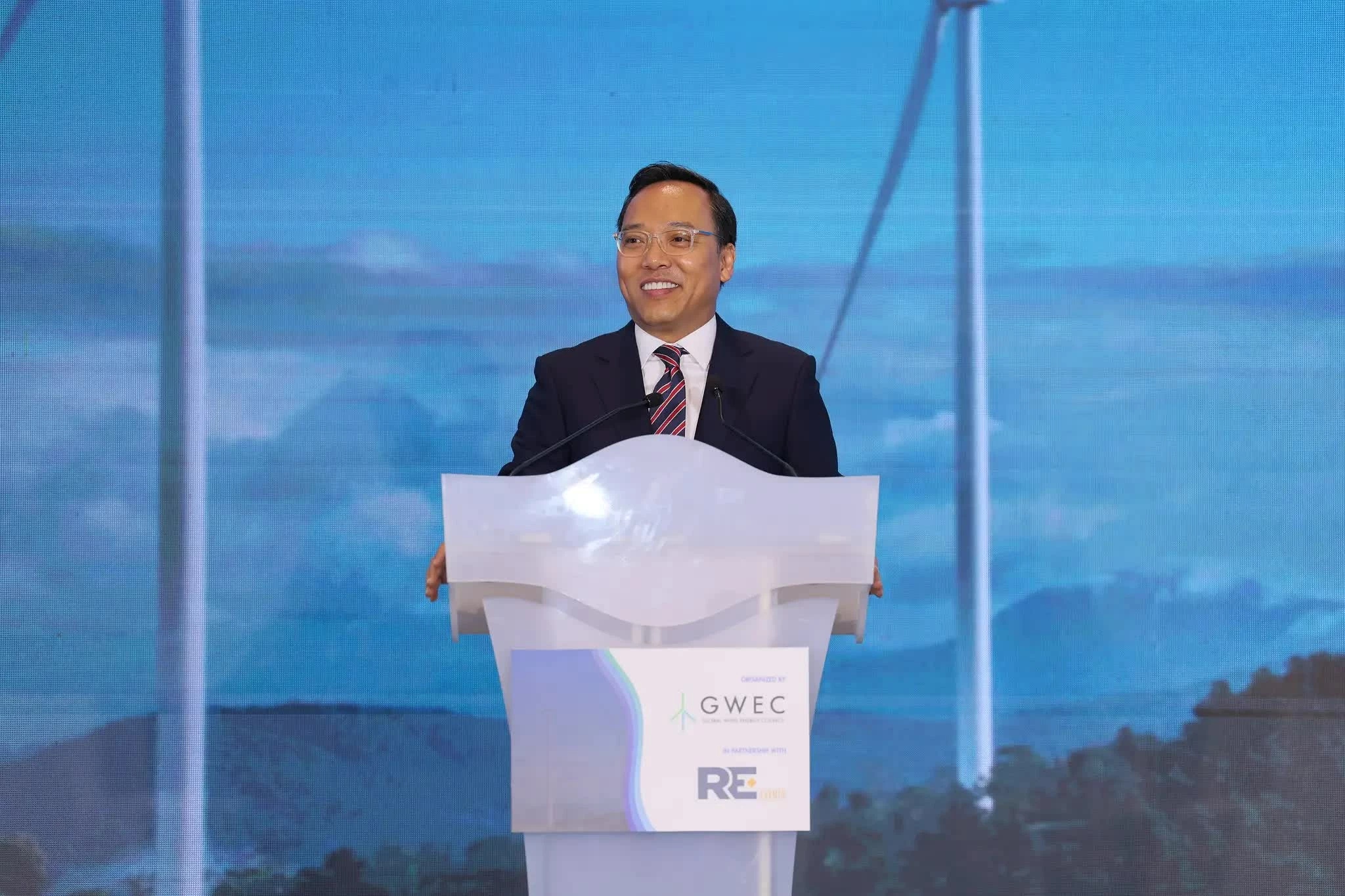 Thứ trưởng Bộ Công Thương Nguyễn Hoàng Long nhấn mạnh cam kết tăng cường hợp tác năng lượng sạch giữa Việt Nam và Vương quốc Anh (Nguồn: Đại sứ quán Vương quốc Anh tại Việt Nam)