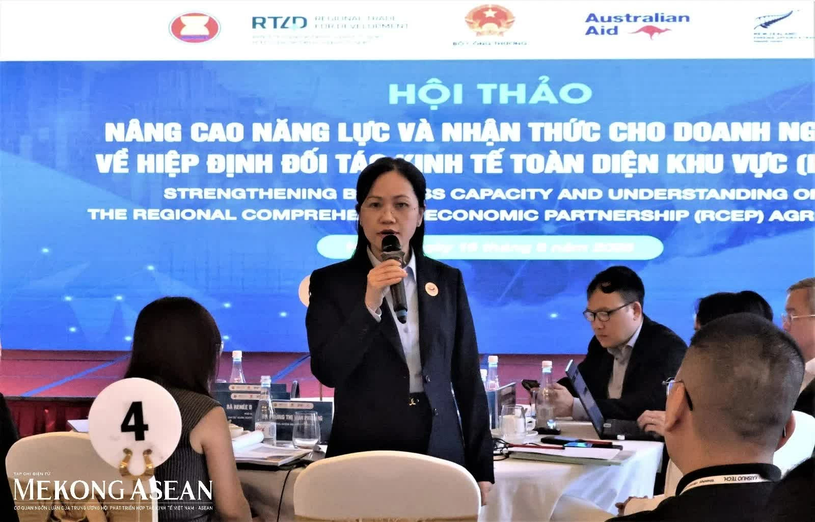 Bà Nguyễn Việt Chi, Phó Vụ trưởng Vụ Chính sách thương mại đa biên (Bộ Công Thương) chia sẻ tại hội thảo. (Ảnh: Thu Thảo) Bà Nguyễn Việt Chi, Phó Vụ trưởng Vụ Chính sách thương mại đa biên (Bộ Công Thương) chia sẻ tại hội thảo. (Ảnh: Thu Thảo)