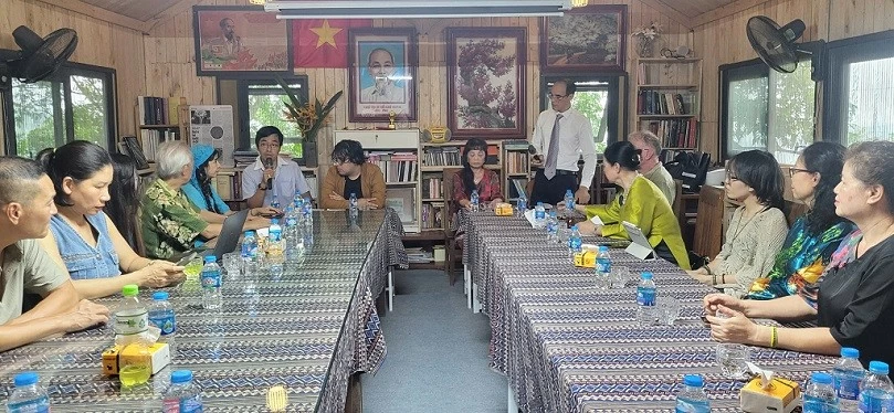 Cuộc gặp gỡ không biên giới của văn chương
