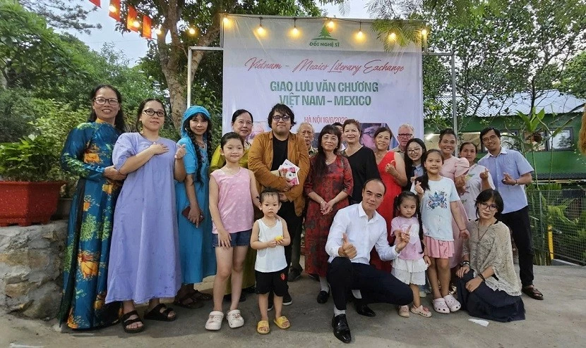 Cuộc gặp gỡ không biên giới của văn chương