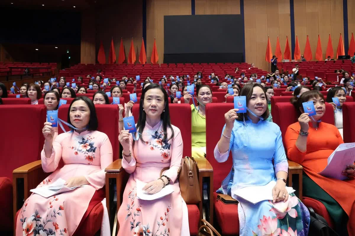 Đại hội Phụ nữ toàn quốc XIV bầu 111 Ủy viên Ban Chấp hành Trung ương Hội LHPN Việt Nam khóa mới Đại hội đại biểu Phụ nữ toàn quốc lần thứ XIV bầu 111 Ủy viên Ban Chấp hành Trung ương Hội LHPN Việt Nam khóa mới