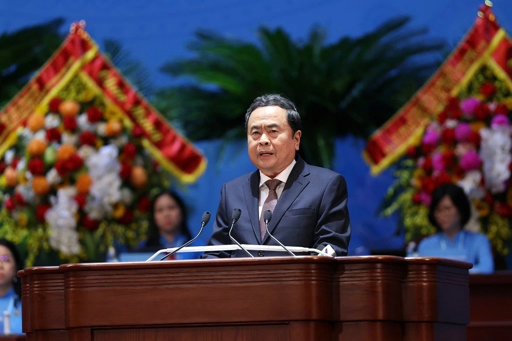 Phát huy trí tuệ, bản lĩnh phụ nữ Việt Nam trong giai đoạn phát triển mới Phát huy trí tuệ, bản lĩnh phụ nữ Việt Nam trong giai đoạn phát triển mới