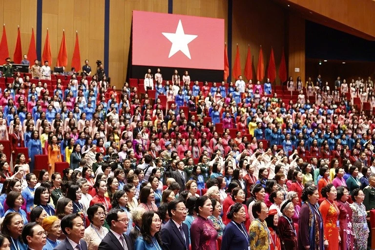 Phát huy trí tuệ, bản lĩnh phụ nữ Việt Nam trong giai đoạn phát triển mới Phát huy trí tuệ, bản lĩnh phụ nữ Việt Nam trong giai đoạn phát triển mới