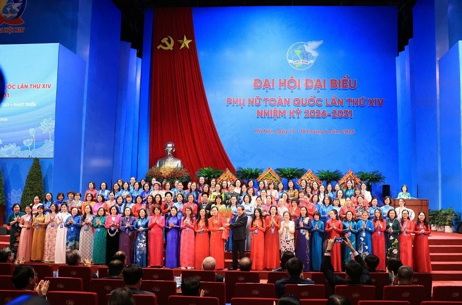 Phát huy trí tuệ, bản lĩnh phụ nữ Việt Nam trong giai đoạn phát triển mới