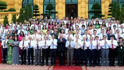 Ngọn đuốc soi đường trong thời đại mới