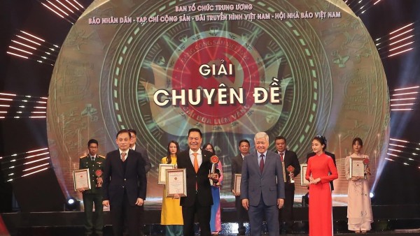 Kỷ nguyên vươn mình, báo chí phải đổi mới!