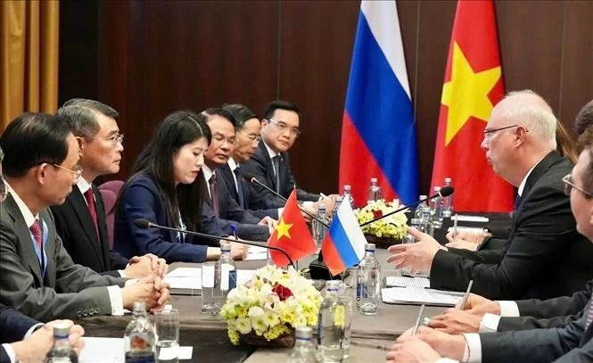 Thủ tướng Chính phủ Lê Minh Hưng tiếp Tổng Giám đốc Quỹ Đầu tư trực tiếp Nga Kirill Dmitriev Thủ tướng Chính phủ Lê Minh Hưng tiếp Tổng Giám đốc Quỹ Đầu tư trực tiếp Nga Kirill Dmitriev