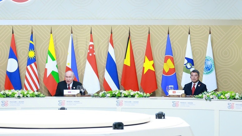 Thủ tướng Chính phủ Lê Minh Hưng tham dự Phiên ăn trưa làm việc do Tổng thống Nga Vladimir V. Putin chủ trì