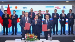 Petrovietnam bắt tay các tập đoàn năng lượng hàng đầu Nga trước sự chứng kiến của Thủ tướng Lê Minh Hưng