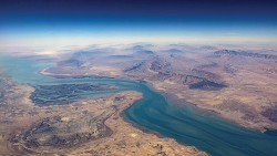 Eo biển Hormuz mở lại, ‘nút thắt’ vận tải biển toàn cầu chưa thể gỡ ngay