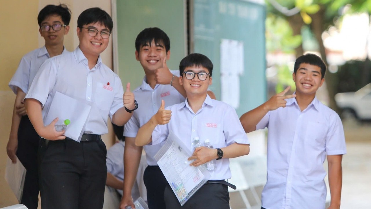 Bộ GD&ĐT công bố đáp án chính thức môn Ngữ văn thi tốt nghiệp THPT 2026