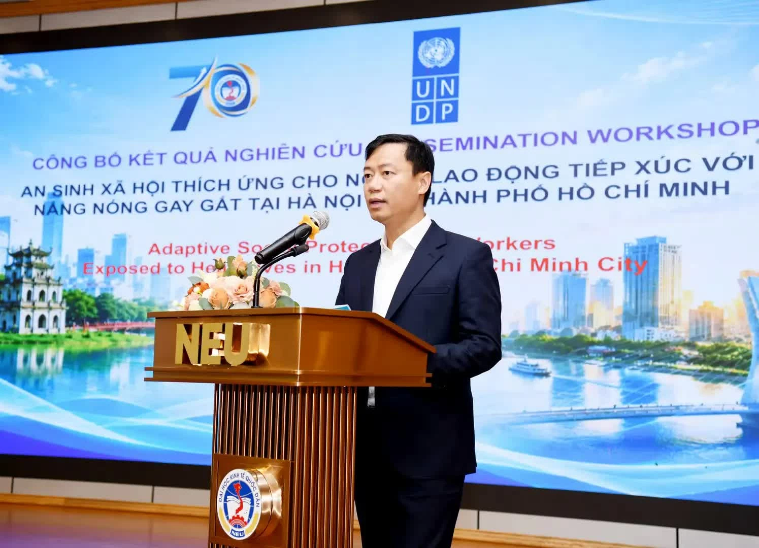 Tăng cường an sinh xã hội cho người lao động trước nắng nóng cực đoan Tăng cường an sinh xã hội cho người lao động trước nắng nóng cực đoan