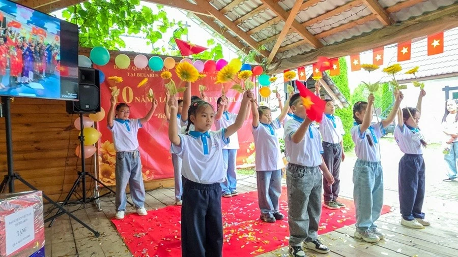 Cộng đồng người Việt tại Belarus khai mạc Trại hè tiếng Việt 2026 và Kỷ niệm 10 năm Lớp tiếng Việt cộng đồng