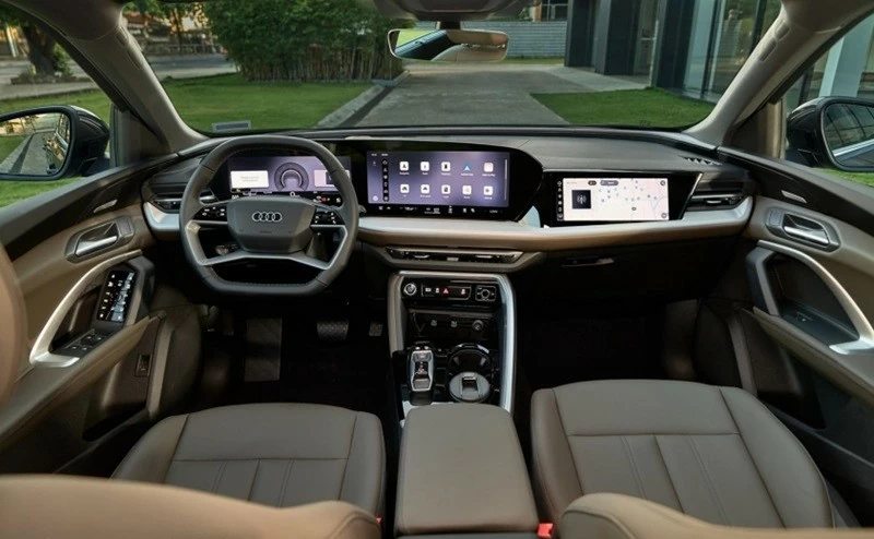 Bên trong cabin Q5 2026, Audi áp dụng triết lý thiết kế Digital Stage, tập trung vào trải nghiệm số hóa. Bên trong cabin Q5 2026, Audi áp dụng triết lý thiết kế Digital Stage, tập trung vào trải nghiệm số hóa.