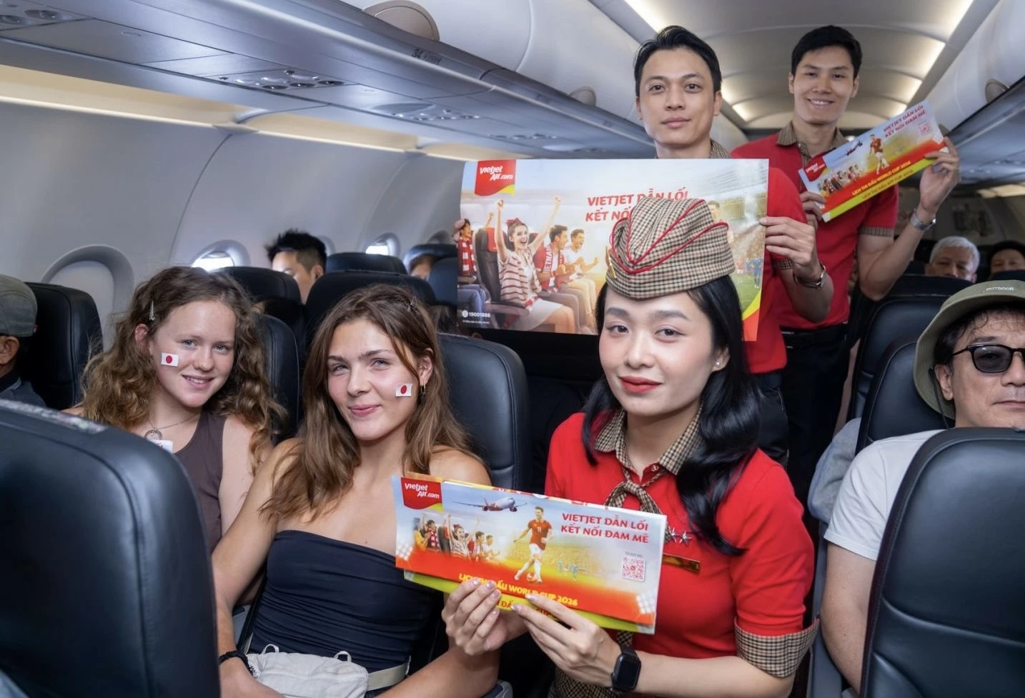 Bay cùng Vietjet, hoà mình vào mùa lễ hội bóng đá sôi động nhất hành tinh