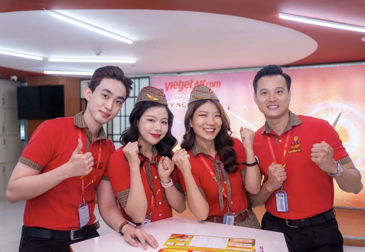 Bay cùng Vietjet, hoà mình vào mùa lễ hội bóng đá sôi động nhất hành tinh