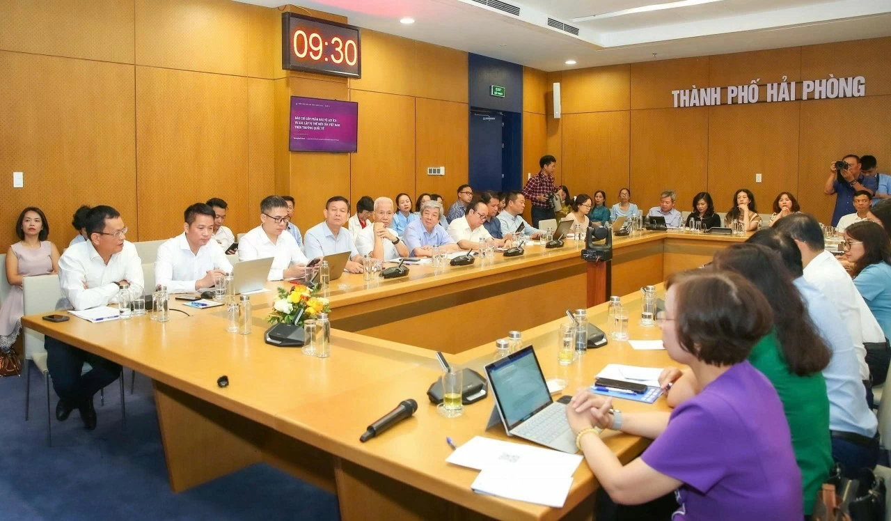 Báo chí số và bài toán kể câu chuyện Việt Nam