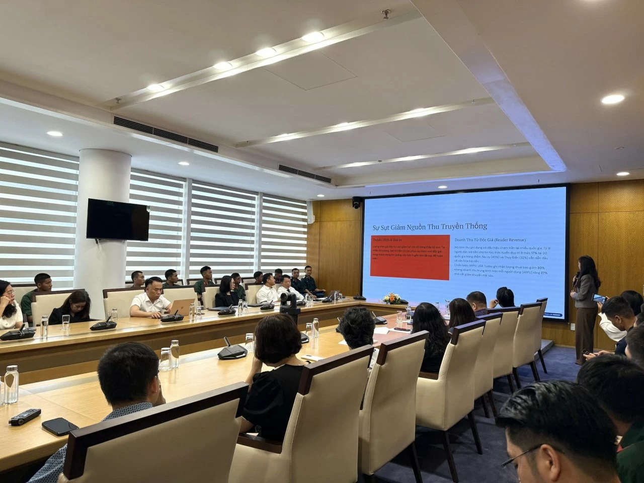 Đổi mới để giữ bạn đọc và phát triển kinh tế báo chí trong kỷ nguyên số Đổi mới để giữ bạn đọc và phát triển kinh tế báo chí trong kỷ nguyên số