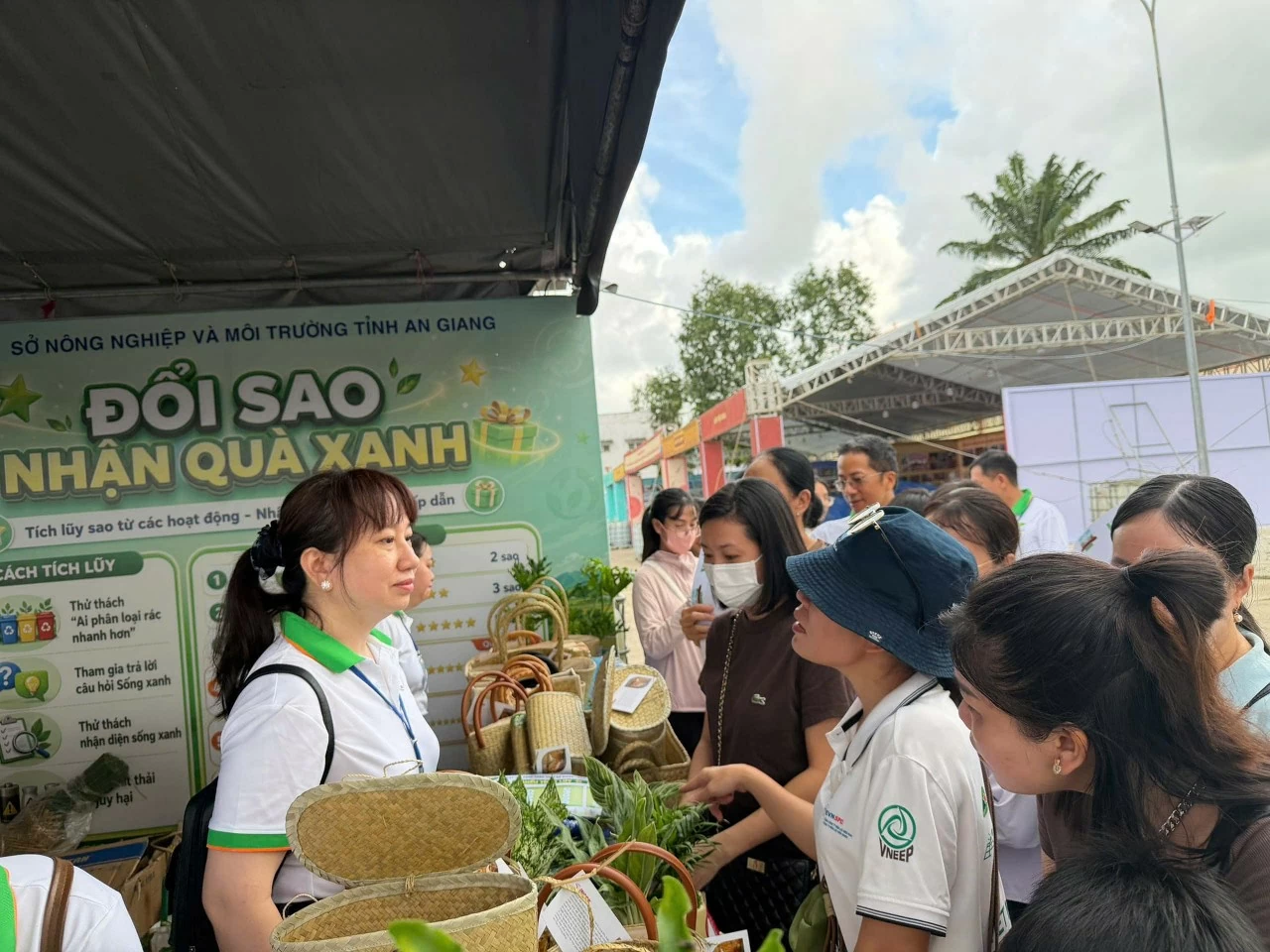 An Giang lan tỏa thông điệp sống xanh từ những hành động nhỏ An Giang lan tỏa thông điệp sống xanh từ những hành động nhỏ