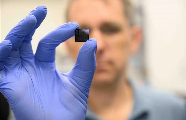 Tổng hợp ADN bằng chip bán dẫn trong môi trường nước Tổng hợp ADN bằng chip bán dẫn trong môi trường nước