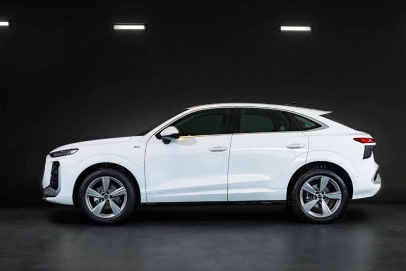 Audi cũng trang bị cho Q3 2026 hàng loạt công nghệ hỗ trợ lái hiện đại. Audi cũng trang bị cho Q3 2026 hàng loạt công nghệ hỗ trợ lái hiện đại.