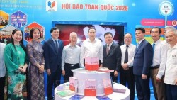 Chủ tịch Quốc hội Trần Thanh Mẫn thăm gian trưng bày tại Hội báo toàn quốc năm 2026
