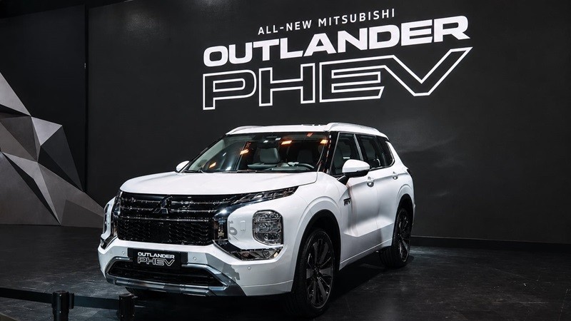Cận cảnh Mitsubishi Outlander PHEV 2026 vừa ra mắt tại Đông Nam Á