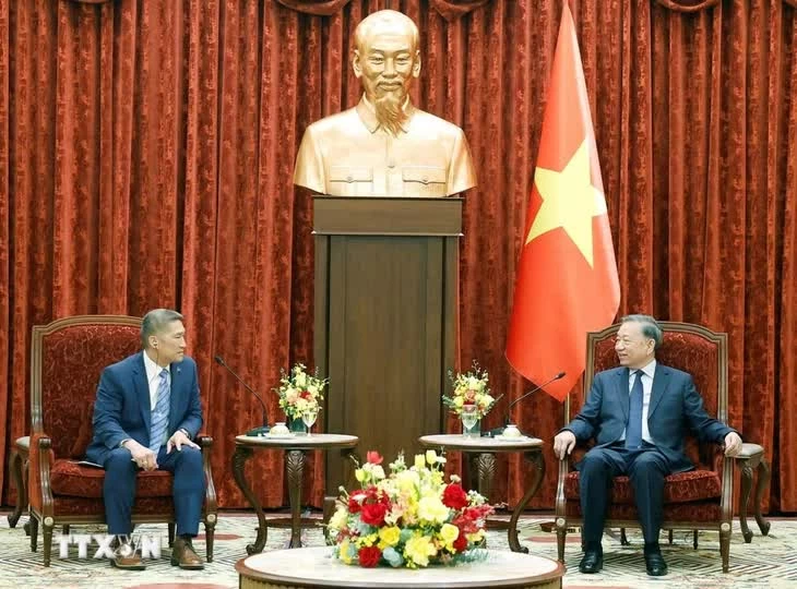 Tổng Bí thư, Chủ tịch nước Tô Lâm tiếp Quyền Bộ trưởng Hải quân Hoa Kỳ Hùng Cao Tổng Bí thư, Chủ tịch nước Tô Lâm tiếp Quyền Bộ trưởng Hải quân Hoa Kỳ Hùng Cao